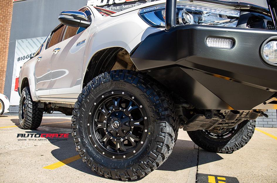 TOYOTA HILUX N80 4WD KRANK GLOSS BLACK MILLED ACCENTS